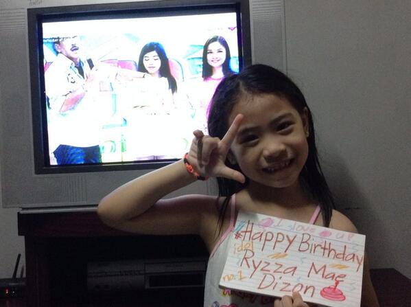 EngelGo's tweet photo. #eatbulagaselfieselfiehappybirthdayryzza
No.1 idol kita no.1 #eat bulaga and #the ryzza mae show http://t.co/lzxvgawDgy