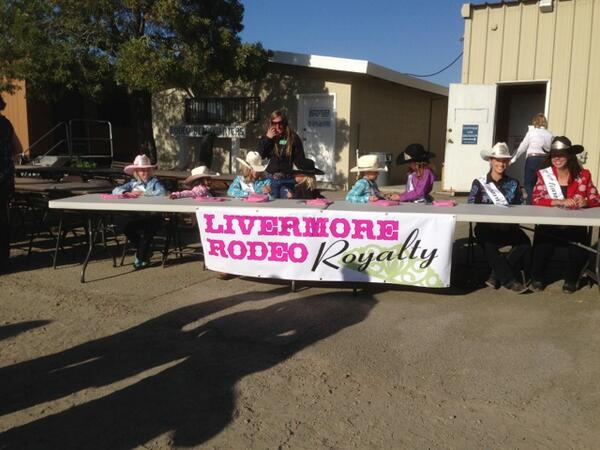 ranchomilagro's tweet photo. Livermore Rodeo Royalty, dinner, live music from http://t.co/7KZskn88Nt new to us. http://t.co/zz5rDvfHps
