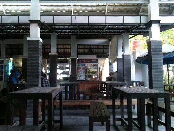 Bonbin sastra pagi ini