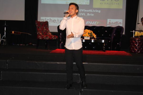 heyhooo~~ Perform dari @nickyXOIX kemarin :D Big thanks for you