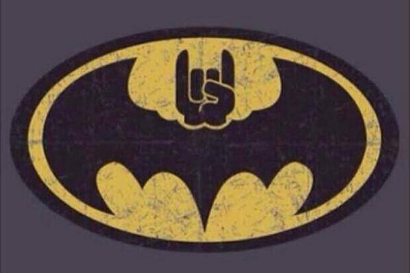 SuperHumor_'s tweet image. Punk rock bat symbol