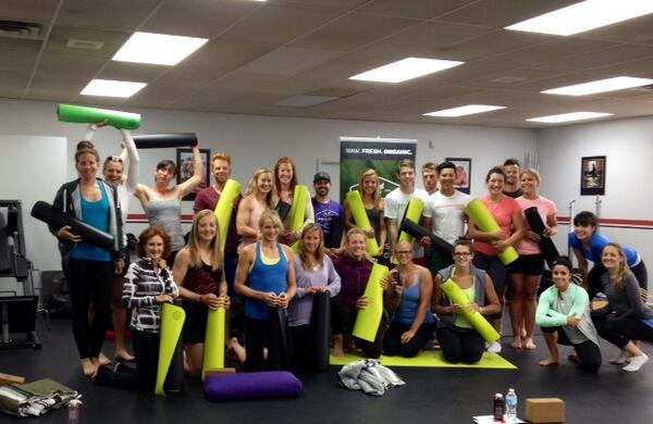 rowingcanada's tweet photo. Thank you @lululemon (Ldn branch) for giving @rowingcanada team a brilliant send off be4 @WorldRowing Cups in Europe! http://t.co/7cYIaX3436