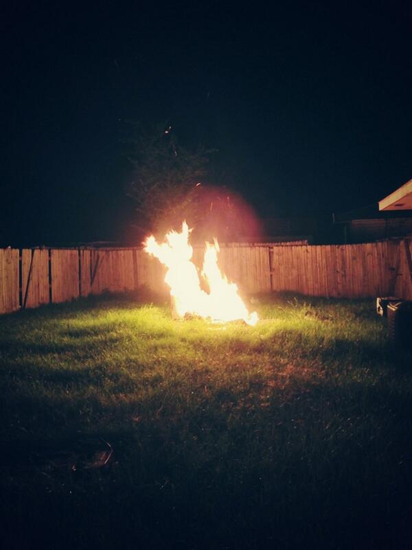Cajun_ism's tweet image. #BackyardFire
