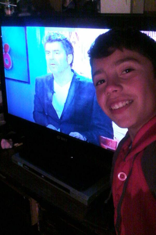 niko2361's tweet photo. @QuePachoUcv  un saludo desde valpo para @QuePachoUcv son geniales sigan así http://t.co/pAknJITlsK