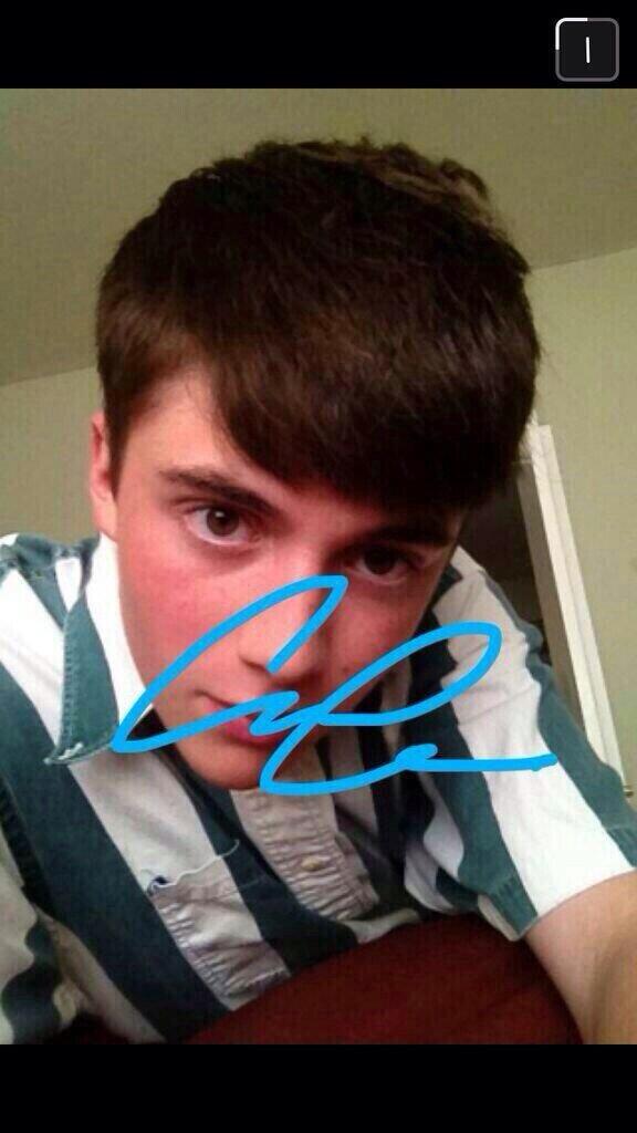 CloseToChance's tweet image. [NEW PHOTO]: Greyson snapchats a fan with a signed selfie! #TheHair #LiterallyTheHair