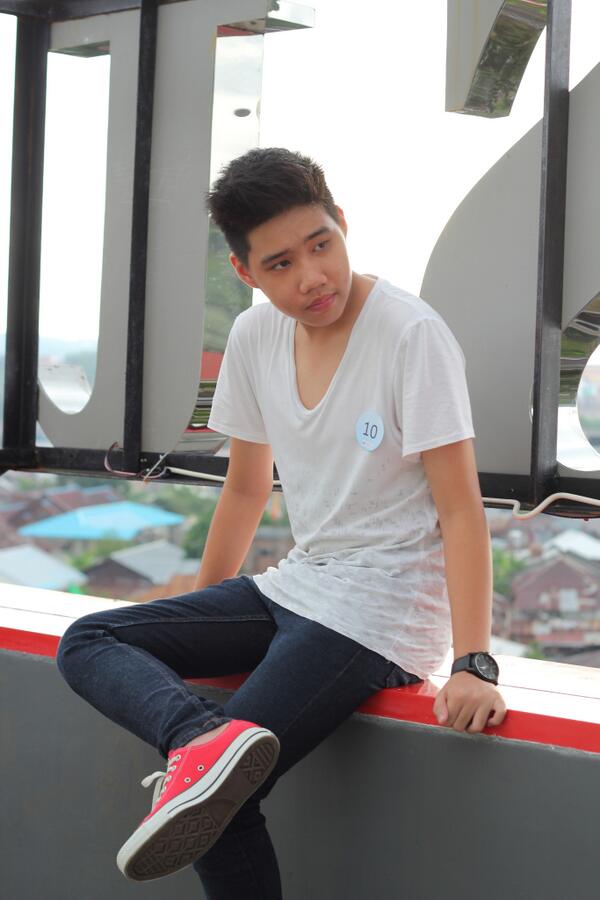 zetizen_mp's tweet image. Enriko Supit (@kokosupit) – SMA Rex Mundi Manado @d_rexmundi #NatashaModelingCompetition #XpresiParty2K14