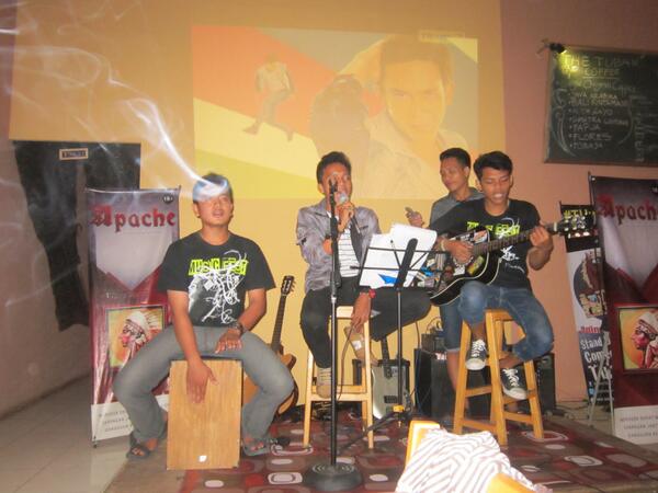 ukm_goa's tweet photo. Ngopi lagi http://t.co/0wItpbsRBI