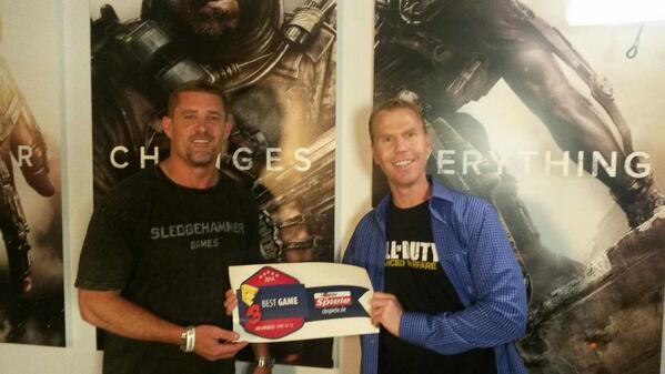 COD. Best Game of the Show. Glen Schofield und Michael Condrey von Sledgehammer freuen sich sehr. <a href="/CBSpiele/">COMPUTER BILD SPIELE</a>