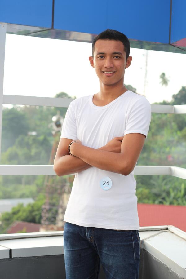 CharaMemah's tweet image. &quot;@XpresiMp: Marchellino Lambi – SMA Kr. 2 Binsus Tomohon @binsustomohon #NatashaModelingCompetition #XpresiParty2K14 http://t.co/mBihzvnutY&quot;