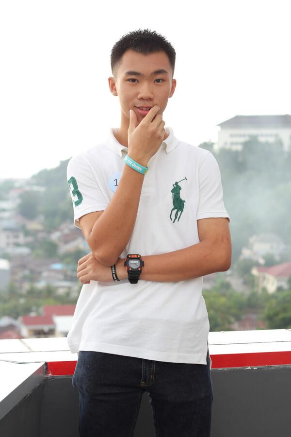 zetizen_mp's tweet image. Bryan Austin Lontoh (@B_A_Lontoh) – SMA Benzar Manado @BENZARofficial #NatashaModelingCompetition #XpresiParty2K14