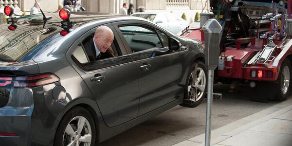 Lets roll, West Coast! #GrowingUpFisher starts now! Check in here: bit.ly/1xJy1Wb