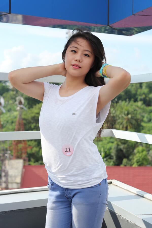 zetizen_mp's tweet image. Angela Rompas – SMA Eben Haezar Manado @BENZARofficial #NatashaModelingCompetition #XpresiParty2K14