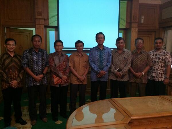 Panitia bertemu Sri Sultan dalam rangka pemetaan Keraton dgn TLS :)