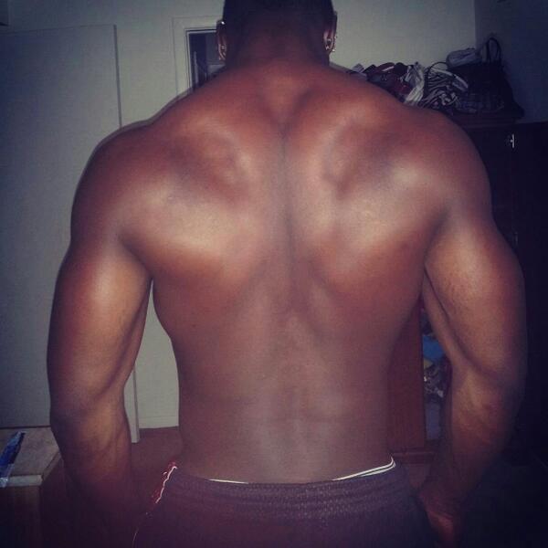 RodriguesP936's tweet photo. Et si mon dos et muscle c'est du au poids dmes péchés http://t.co/wondxI8EEk