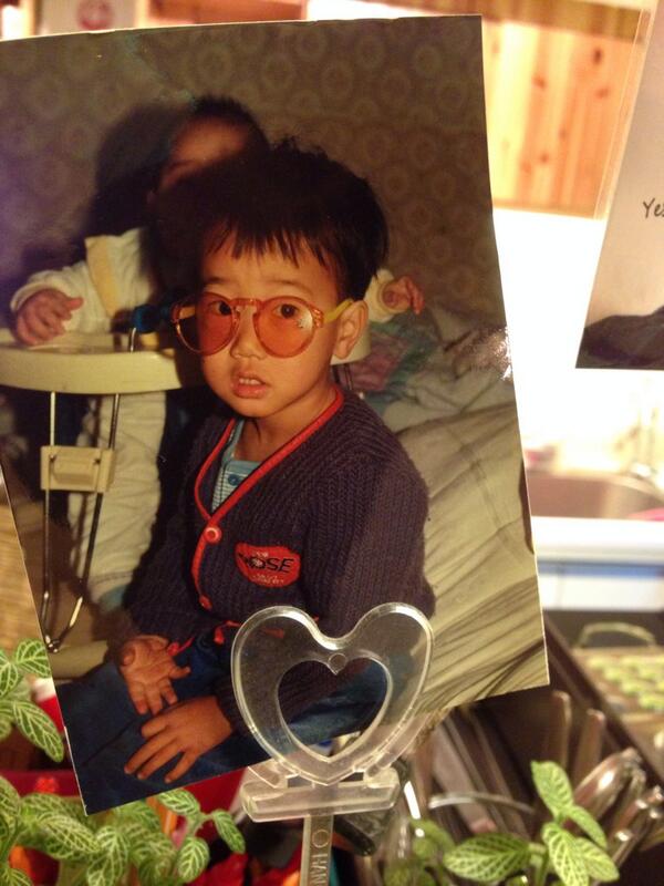 y3sung's tweet photo. cute!!  RT @tokkipie: In Mobit XD http://t.co/ScBXXBBPM6