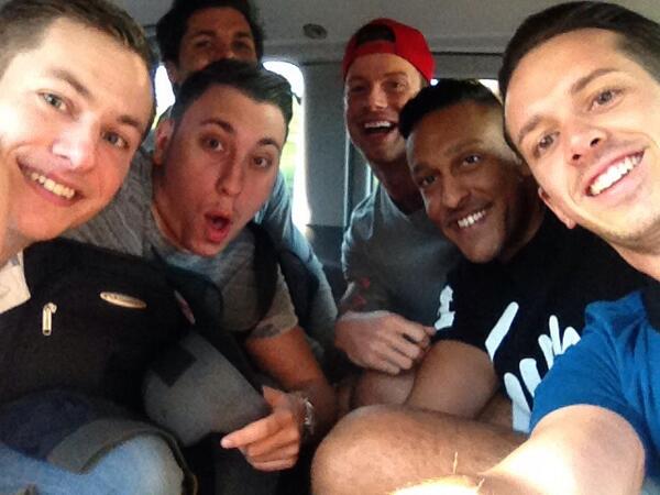 realroberts_jon's tweet photo. And it's started... VEGAS BABY !! 😁✌️☀️🎉🍻🍹🍸 @TMJ88 @BailliesWorld @SunnySingh1 @hudders1988 http://t.co/ElyaV1JKDi
