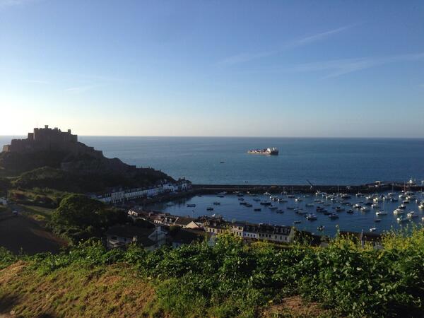 Cable Enterprise barge &amp; her tugs are now off the backwall of Gorey Harbour &amp; makes an unusual backdrop to the castle