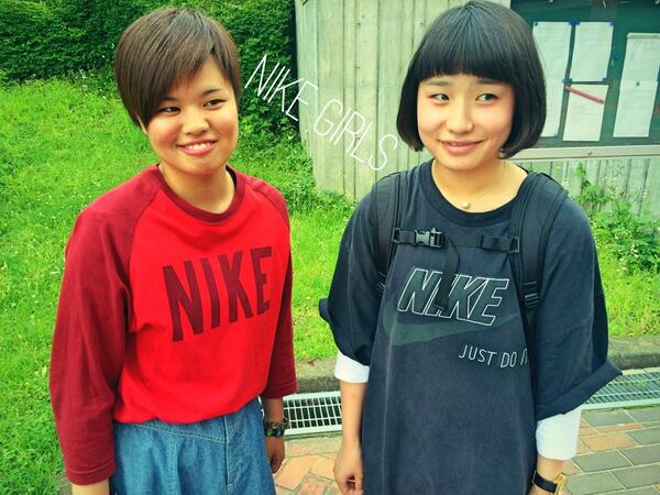 Viv Viv こんにちは ｏ Viv Viv です どんよりとしたお天気ですね 今日のスナップは火曜日に撮影したものです 18 英文1年望月菜央さん Only English 初教2年関根歩さん Mush 28 Http T Co Xajo6h6ggl Twitter