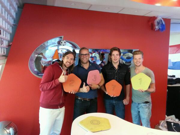 Mattie &amp; wietze <a href="/Q/">Q</a>-music thanx, lachuhhh met #istapps in de uitzending