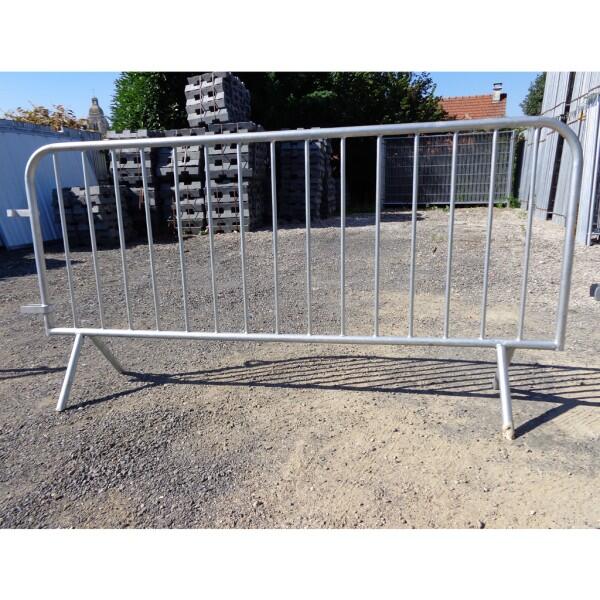 ID Acier tweet media