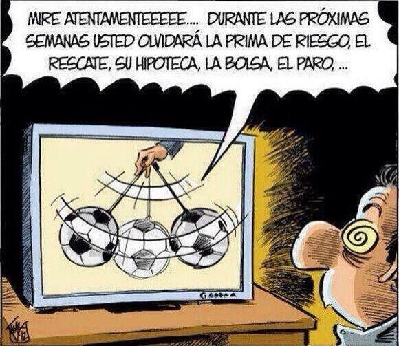EsppeonzAguirre's tweet photo. Os soltamos una pelota y os olvidáis de todo! JAJAJA!
A jugar! #Mundial2014 http://t.co/joY28PMsHu