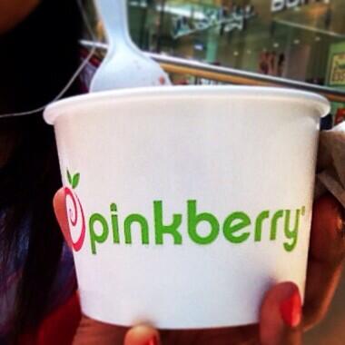 Pinkberry day!!! #pinkberry #frozen #yoghurt #happytum #yummy #cherry #strawberry #kiwi #nuts #honey #brainfreeze!! 😁