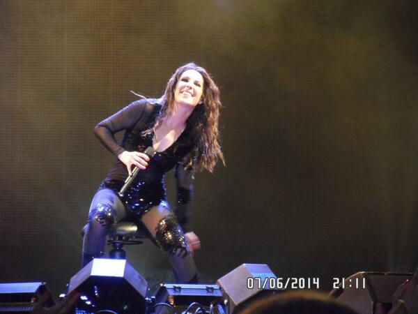 Más fotitos de <a href="/_MaluOficial_/">Malú</a> el pasado 7 de Junio en Granada. <a href="/InfoMalu/">Info Malú</a>