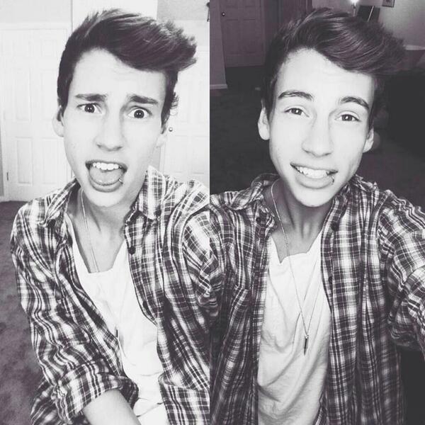 sofukinfake_2's tweet image. Why is he so cute.