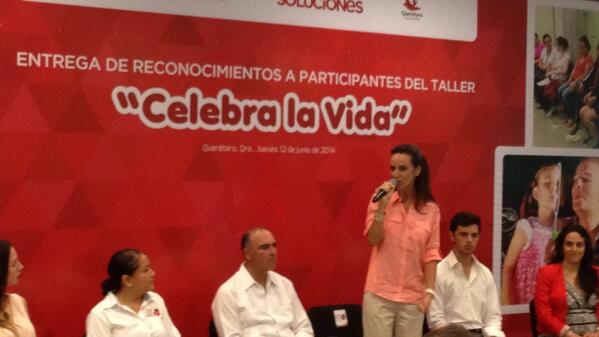 RealTimeBTC's tweet photo. #AlMomentoCyP Sandra Albarrán del DIF de #Querétaro dijo que este programa ayuda a cambiar la vida #r2 http://t.co/3dR08Kjz3A