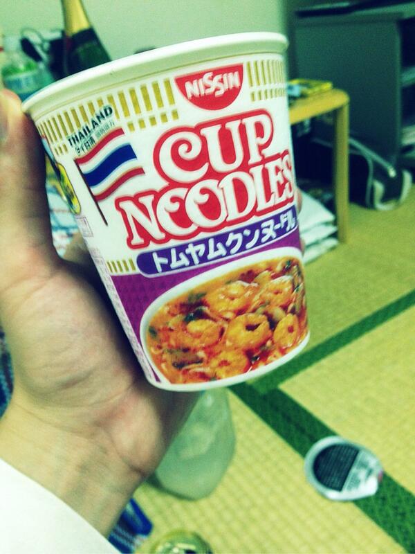 kimkwon777's tweet photo. 똠양꿍맛 컵누들 단연컨데 최고다 http://t.co/En2FgIv8s5