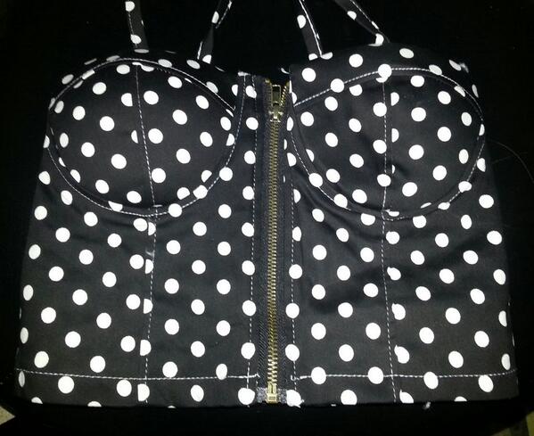FASHIONEDG's tweet photo. @Desiree_FrancoE PRECIOSOS TOPS CROP PARA ENVIO EN 48H POR SOLO 18'50€ RT SI TE GUSTAN PRECIOSA http://t.co/X7THeuZjcV