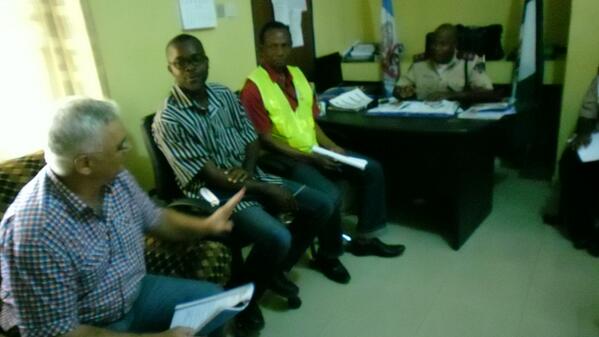 FRSCGwashq's tweet photo. The Ag Zonal Commanding Officer CC David U Mendie fsi in a meeting with representatives of Dantata and Sawoe . http://t.co/2nn5HZmckc