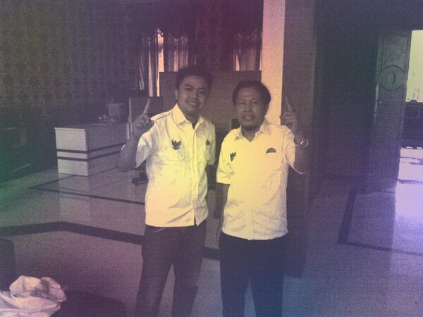 Gilangjoharman's tweet photo. Ft. H.sidik owner UD.Alam raya. Dukung no.1 http://t.co/N0gi0ExbsN
