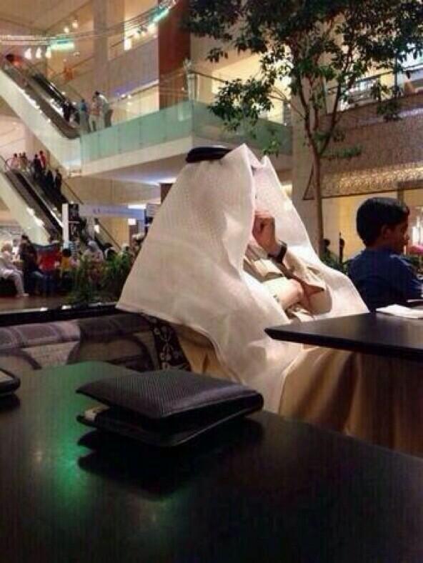 mubasherr_media's tweet photo. شكلي اذا شفت احد مصرفه ☺ http://t.co/fih9scFQDI