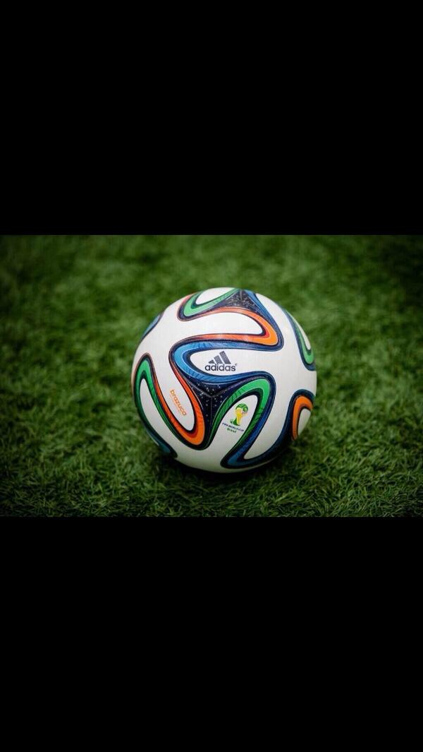 El_Deano8's tweet image. WC is here! To show our support for England I want to get another passing move going! RT to pass the ball #buzzing4it