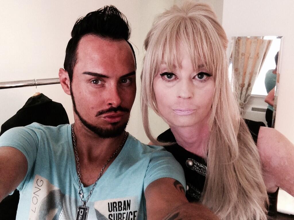 Bp7envYIYAAl2nT.jpg:large