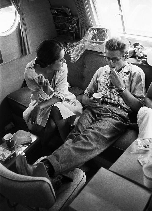 JotDownSpain's tweet photo. Elizabeth Taylor and James Dean, 1955 (by Richard C. Miller) http://t.co/MEHERs1olx