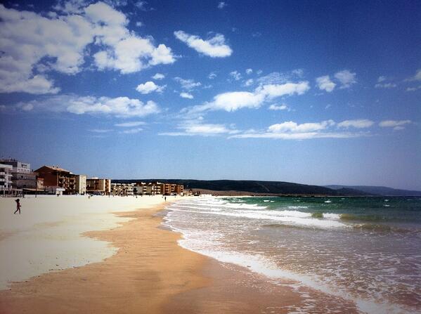 marcoscuellas's tweet photo. Que mejor que bajar la comida que paseando por la playa de Barbate. @EstefannyAraujo http://t.co/ySyLKbbVPa