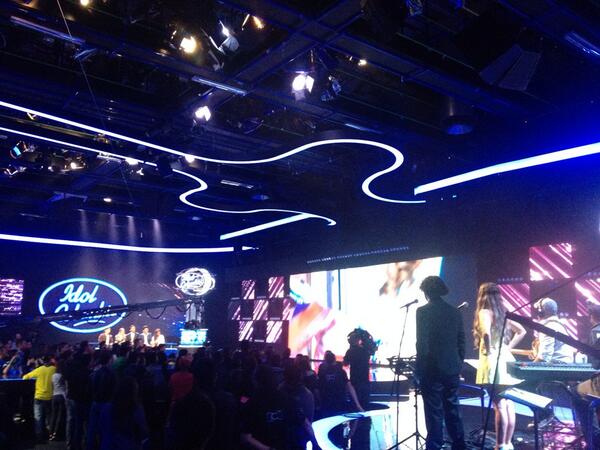 LSTUDIO_SD's tweet image. Anoche estuvimos en @IdolColombia pasándola muy bien. Gracias @ManWilder