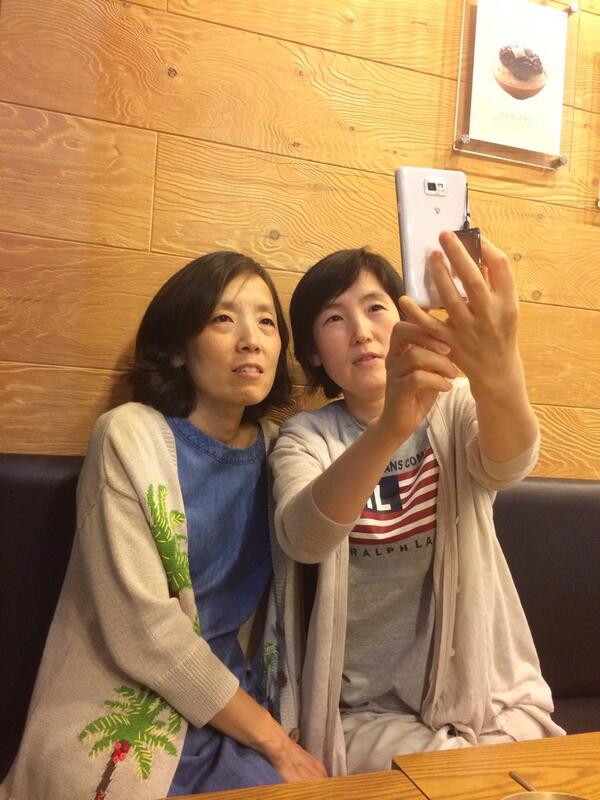 guntothesoo's tweet photo. In the mean time... selfies http://t.co/QHx4Js95A8