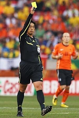 soccer_meigen_'s tweet photo. 【W杯開幕戦の主審をつとめる西村審判】

記者の
「決勝でも笛吹くかもしれませんね？」
という問いに対し

「ないです。だって日本が決勝にいくから」
と即答。

かっこいいですね^^ http://t.co/vUFhyU6cR9