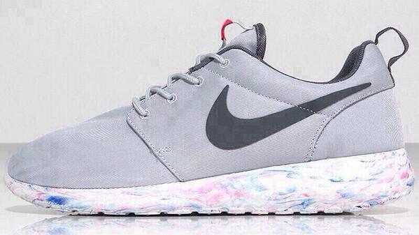 FactsOfHeaIth's tweet photo. Giving away one pair of these Roshes. Winner picks size
1. RT
2 MUST follow me
3. Winner picked June 20th @ 10PM EST http://t.co/BccnK9A3sk
