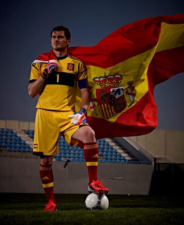 imanolsanchez's tweet photo. #YoSoyEspañol Comienza el #Mundial2014 y deseo suerte a esos héroes que defenderán nuestra bandera en Brasil http://t.co/mthApwXafV