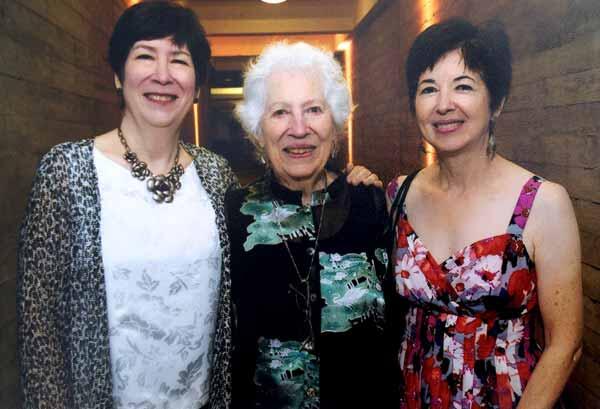 UCSDalumni's tweet photo. 2 students from Muir's class of '67 were among more than 7,000 to graduate from UCSD #ucsd2014 http://t.co/BGnE6x1x5d http://t.co/krk5MiaPJI