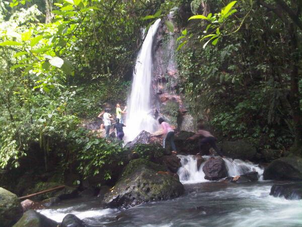 bhinits's tweet photo. Malam all http://t.co/1W7vhYYJch