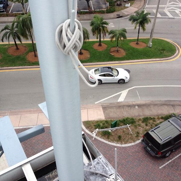 DanielMetrie's tweet image. Changing out the flags at A-Rod Park is not for the faint of heart #DontSlip #FacilitiesManagementProblems