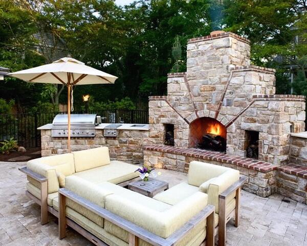 delsolpoolpatio's tweet image. Comfortably seated by the fireplace while savoring the dishes from the outdoor kitchen. #PatioIdea #CozyThoughts