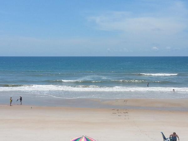 kitty696911's tweet photo. Im loving this beach ♥ http://t.co/q1DI363jpV