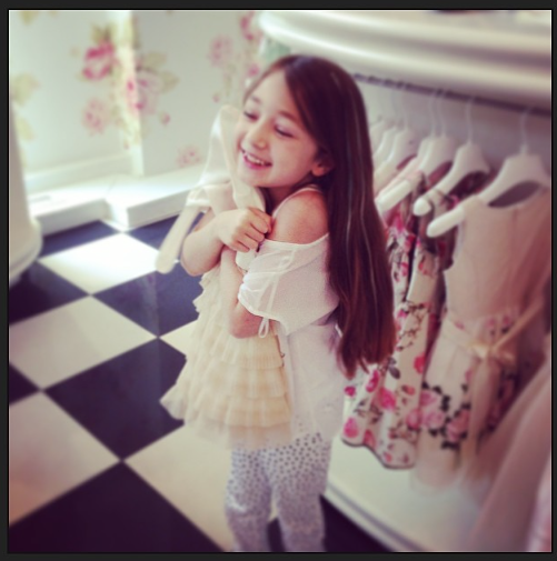 monnalisadotca's tweet photo. Zara found her favourite dress! #monnalisatoronto #monnalisa #yorkvillekids #torontokids #monnalisachic http://t.co/5ip1QmXCDN