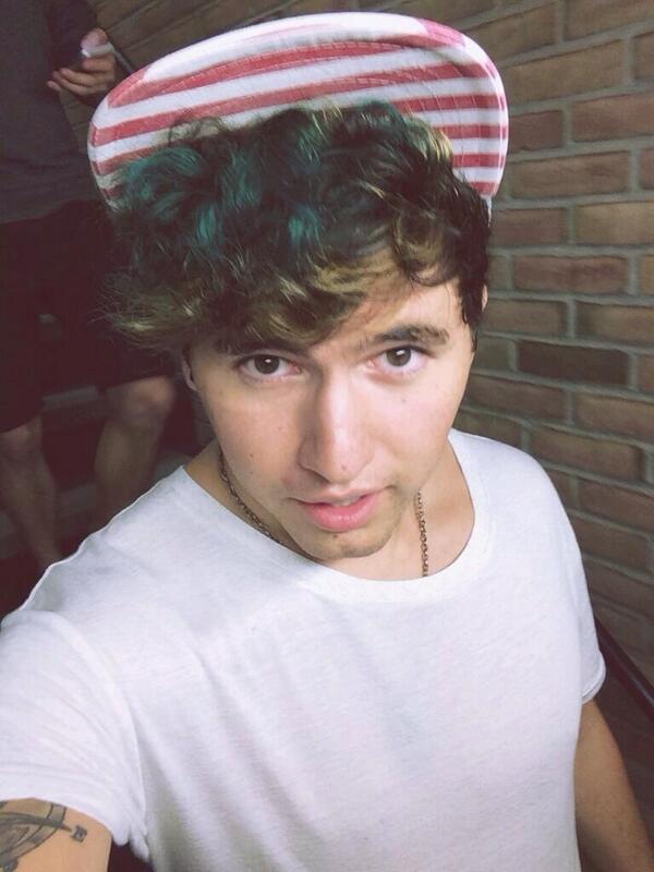 OhTwoEll's tweet image. I'm not over it I can't get over it MOM